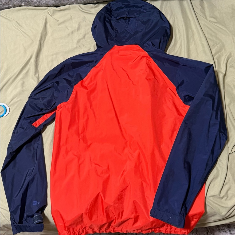 Patagonia Men's Blue and Red Raincoat - Picture 2 of 4